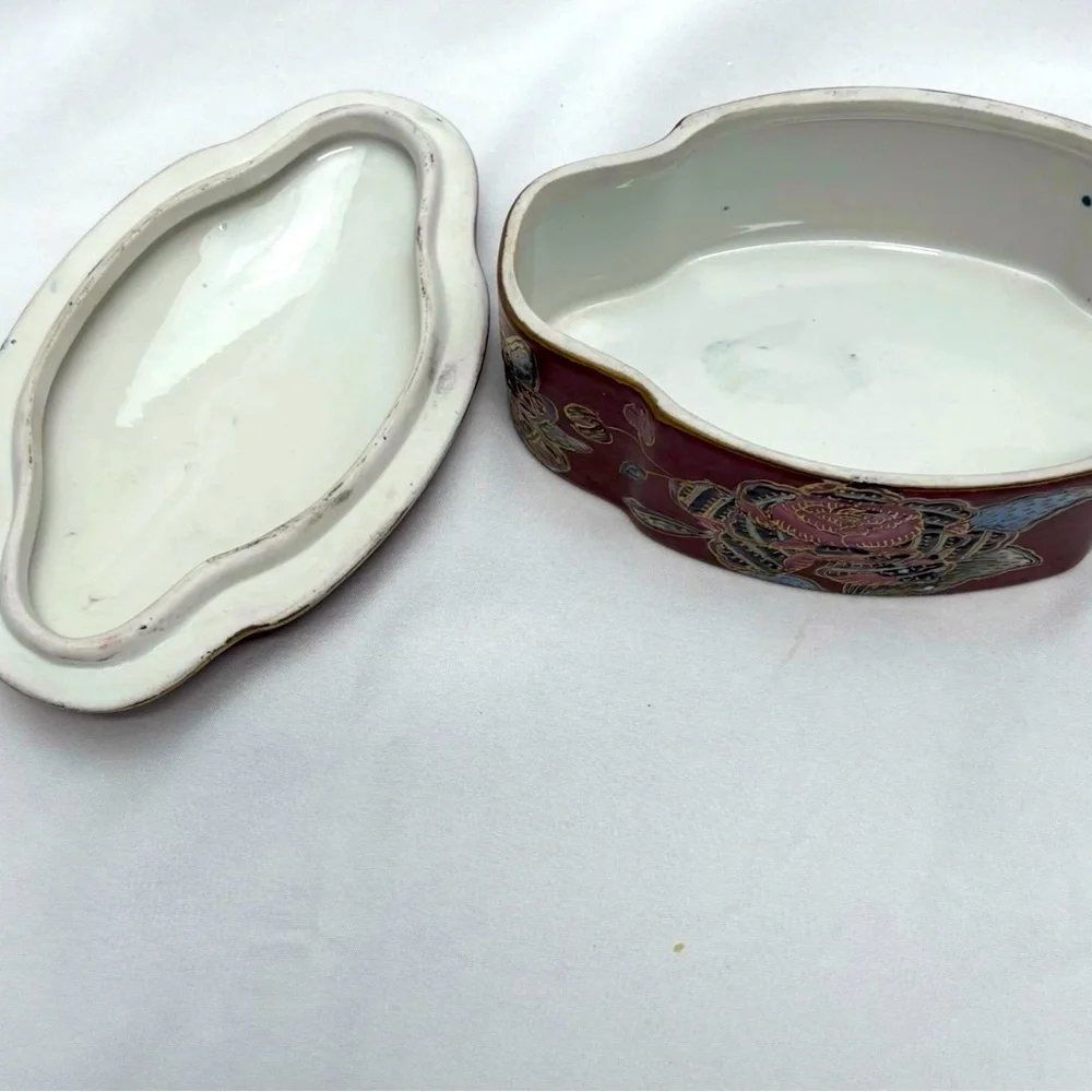 Vintage JCPenney Hand Painted Water Lily Leaves Porcelain Trinket Box